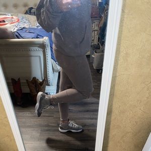 Meet your Posher, Larissa